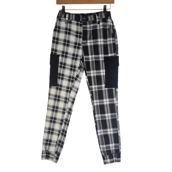 ALMOST FAMOUS Plaid Split Cargo Jogger Style Pants Size Womens S - Picture 1 of 9